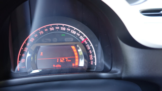 Illustration for article titled Driving a Renault TWINGO on the German AutoBahn both for the first time...